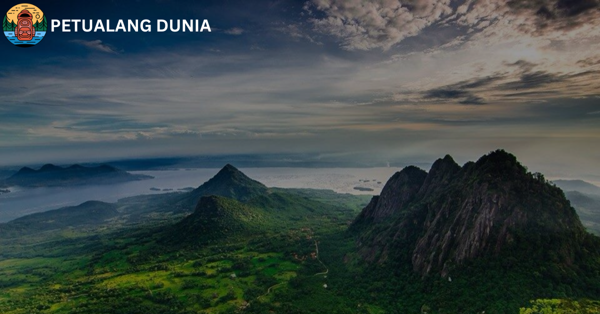 Gunung Bongkok - Petualang Dunia